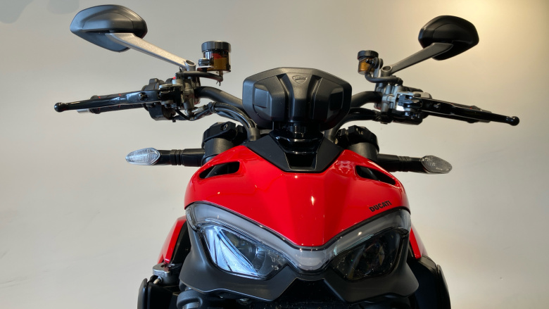 Ducati Streetfighter V2 (22MY)